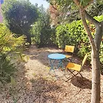 Superbe Studio Jardin, Terrasse, Piscine 307L Kali