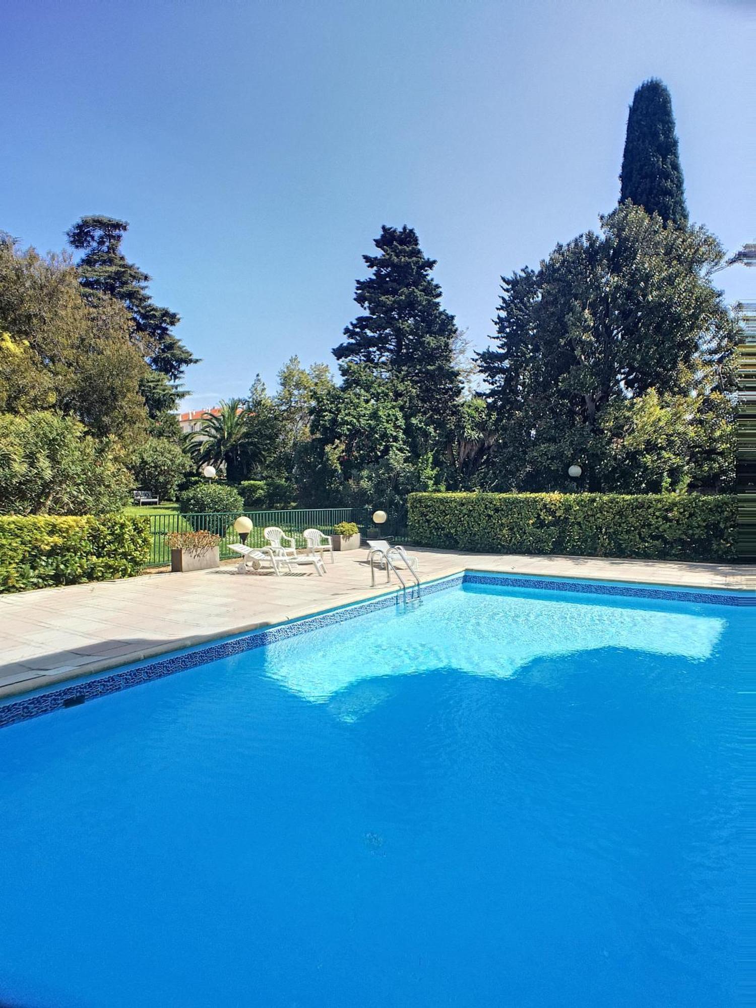 Superbe Jardin, Terrasse, Piscine 307l Kali Apartment *