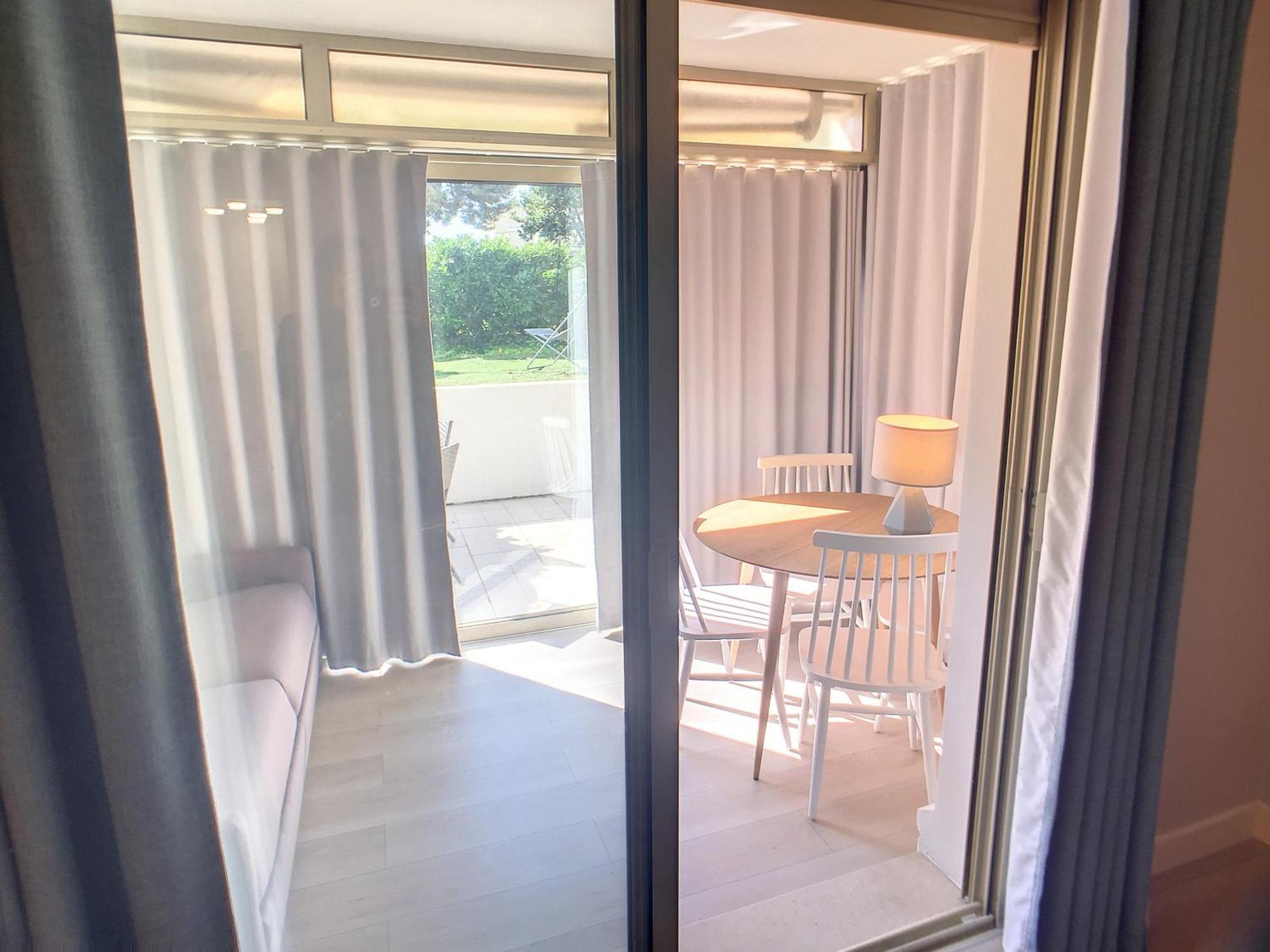Apartment Superbe Jardin, Terrasse, Piscine 307l Kali *